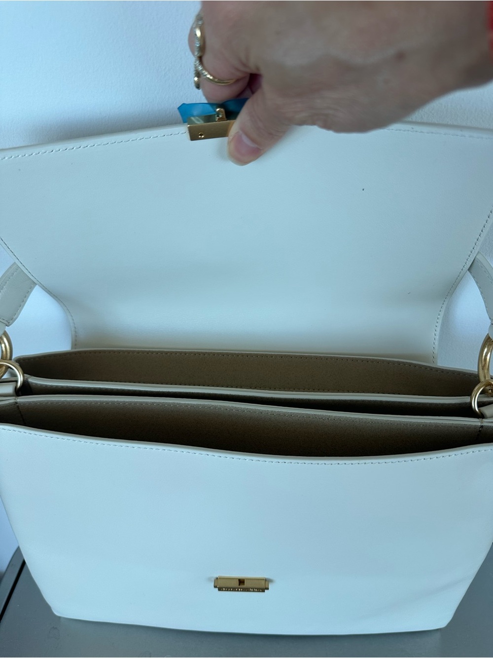 Bouguessa White Italian Leather Convertible Shoulder Crossbody Bag - Picture 6 of 9